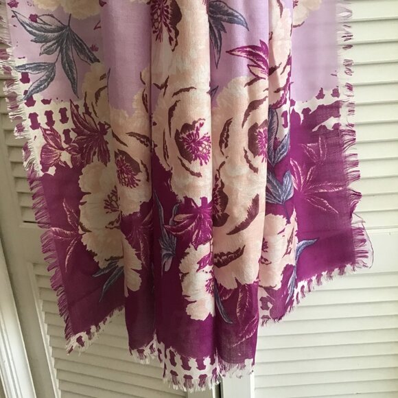 Cashmere and Silk Scarf/Wrap Mauves Gardenia Design - Picture 9 of 12